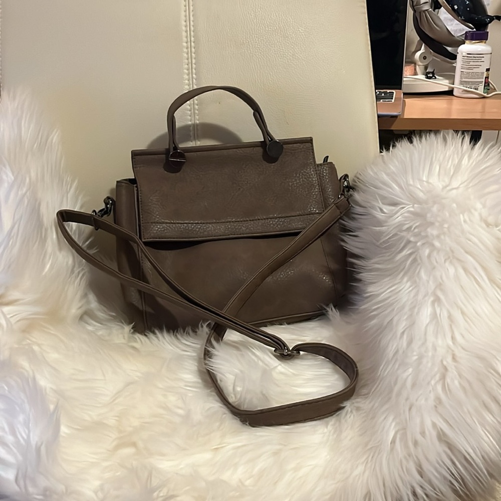 Elegant Taupe Leather Handbag